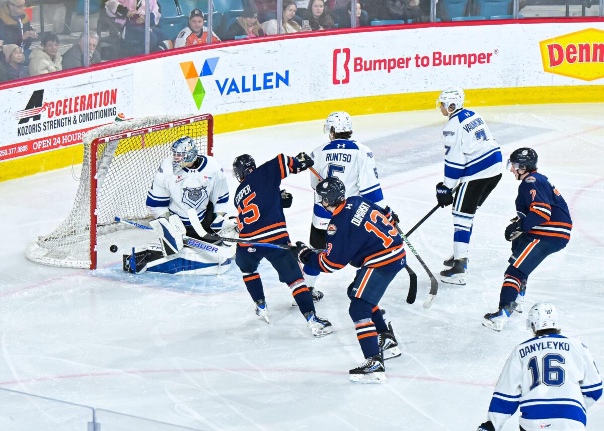 BLAZERS DEFEAT ROYALS 8-2