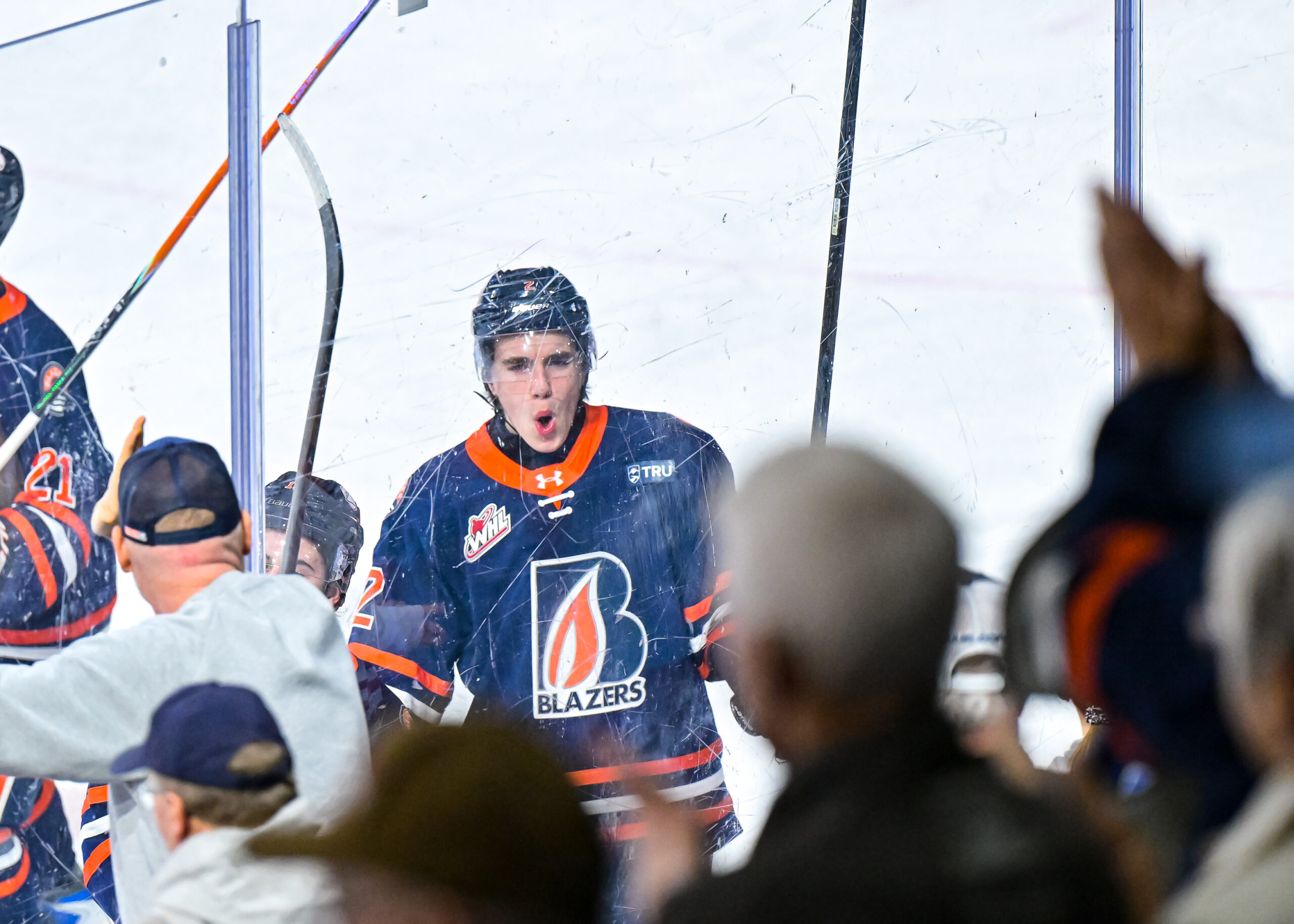 BLAZERS WIN 7-3 OVER GIANTS ON HOME ICE